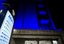 Unidades do MPF são iluminadas de azul para lembrar o Dia Mundial Contra o Tráfico de Pessoas — Procuradoria da República no Amazonas