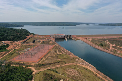 Foto aérea da Usina Hidrelétrica Colíder