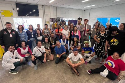 Foto: MPF Imagem mostra grupo de pessoas posando para foto