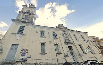 A Faculdade de Direito da Paraíba foi tombada pelo Iphaep por sua importância histórica. Imagem: Google Street View Prédio antigo da Faculdade de Direito da Paraiba