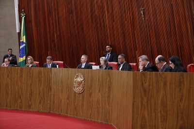Imagem do plenário do TSE no momento do julgamento