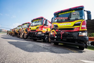 21372_7993fcd6-d9c9-7cb9-942a-a8a8ea27a09b.jpg Batalhão de Corpo de Bombeiros enviado para apagar incêndios