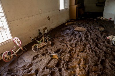 Enchentes RS Interior de casa tomado de lama em Muçum (RS)/Foto: Bruno Peres/Agência Brasil