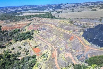 Foto: MPMG Foto mostra a barragem construída pelo método a montante