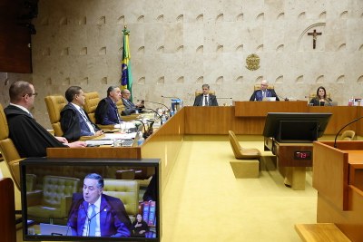Imagem do plenário do STF no momento em que o ministro Barroso anunciou a sua aposentadoria
