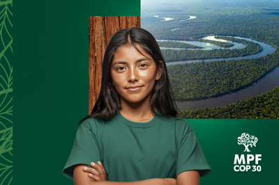 Foto: Comunicação/MPF Foto mostra uma garota indígena de braços cruzados. Na lateral a imagem de um rio amazônico. Embaixo um símbolo do MPF na COP30, uma árvore ilustrada na cor branca