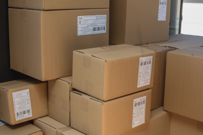 Arte: Canva Imagem de várias caixas