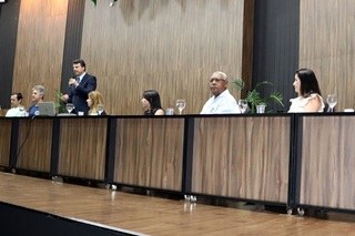 Na imagem os integrantes que conduziram o evento.