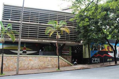 Foto da fachada da sede do antigo Departamento de Ordem Política e Social de Minas Gerais (Dops) e do Destacamento de Operações de Informações – Centro de Operações de Defesa Interna (Doi-Codi), em Belo Horizonte, Minas Gerais.