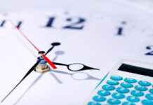 Banco de horas positivo: a empresa pode fazer desconto de horas devidas no salário?