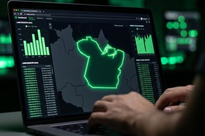 Imagem: Comunicação/MPF, com Gemini 3 Pro Foto mostra mãos digitando em um notebook que exibe um mapa verde neon do Pará em um painel escuro com gráficos de dados.
