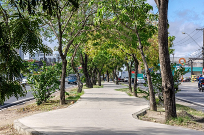Registro fotográfico da ciclovia e região central da Av Durval de Gois Monteiro
