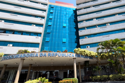 Imagem mostra a fachada da PR/AL