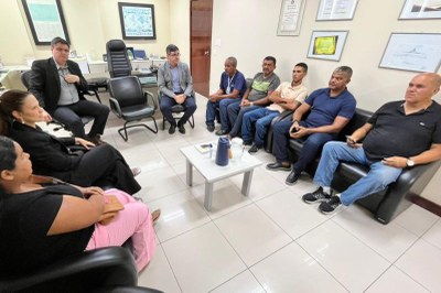 Foto: Comunicação MPF/AL registro fotográfico dos moradores do Bom Parto em reunião com o juiz federal André Granja