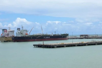 Foto ilustrativa: Fabio Rodrigues-Pozzebom/ Agência Brasil Foto mostra um porto com navios atracados