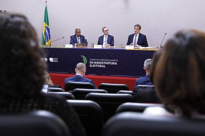 Participação de Paulo Gonet em evento do TSE