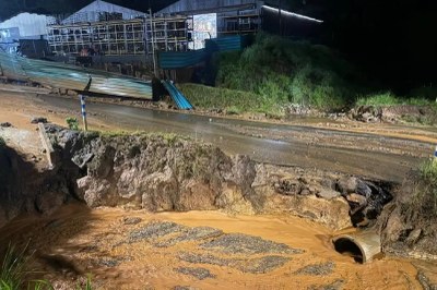 Foto: Defesa Civil de Congonhas (MG) Foto mostra lama vazando de cava